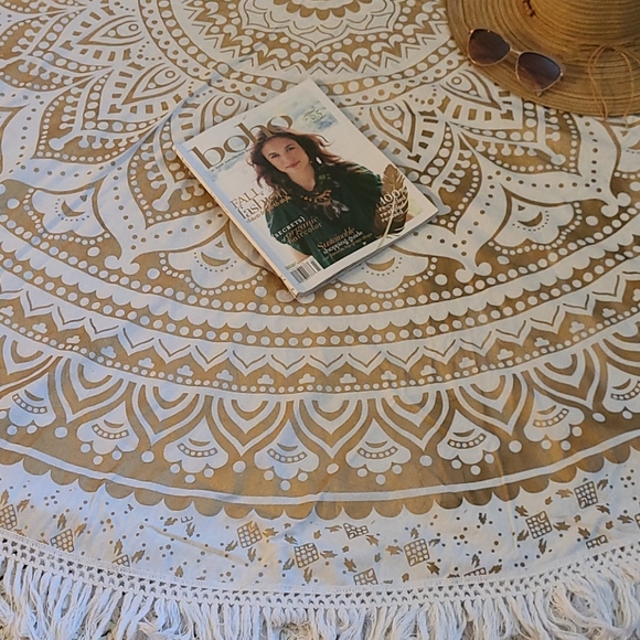 NEW BO HO GOLD AND WHITE, TABLE CLOTH, WALL ART. - Picture 3 of 16